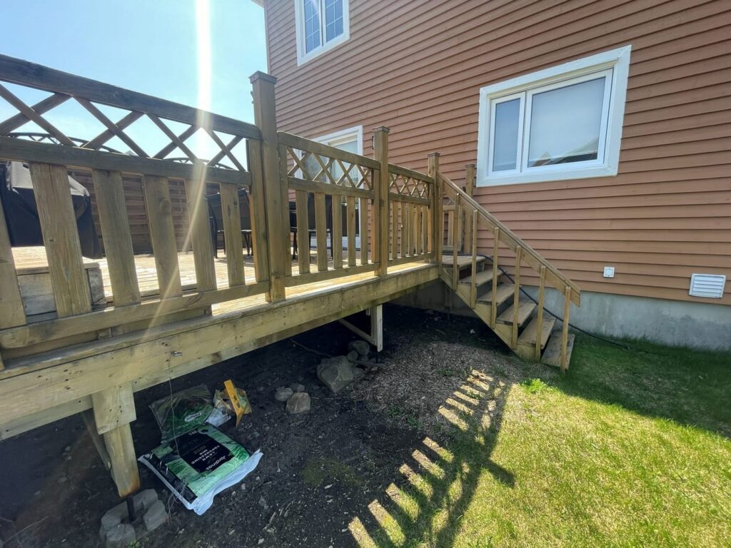 Avant — terrasse de piscine à refaire