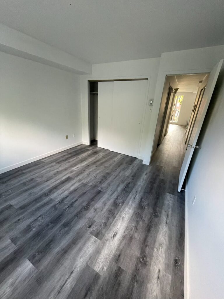 Chambre remise à neuf après un dégât d'eau